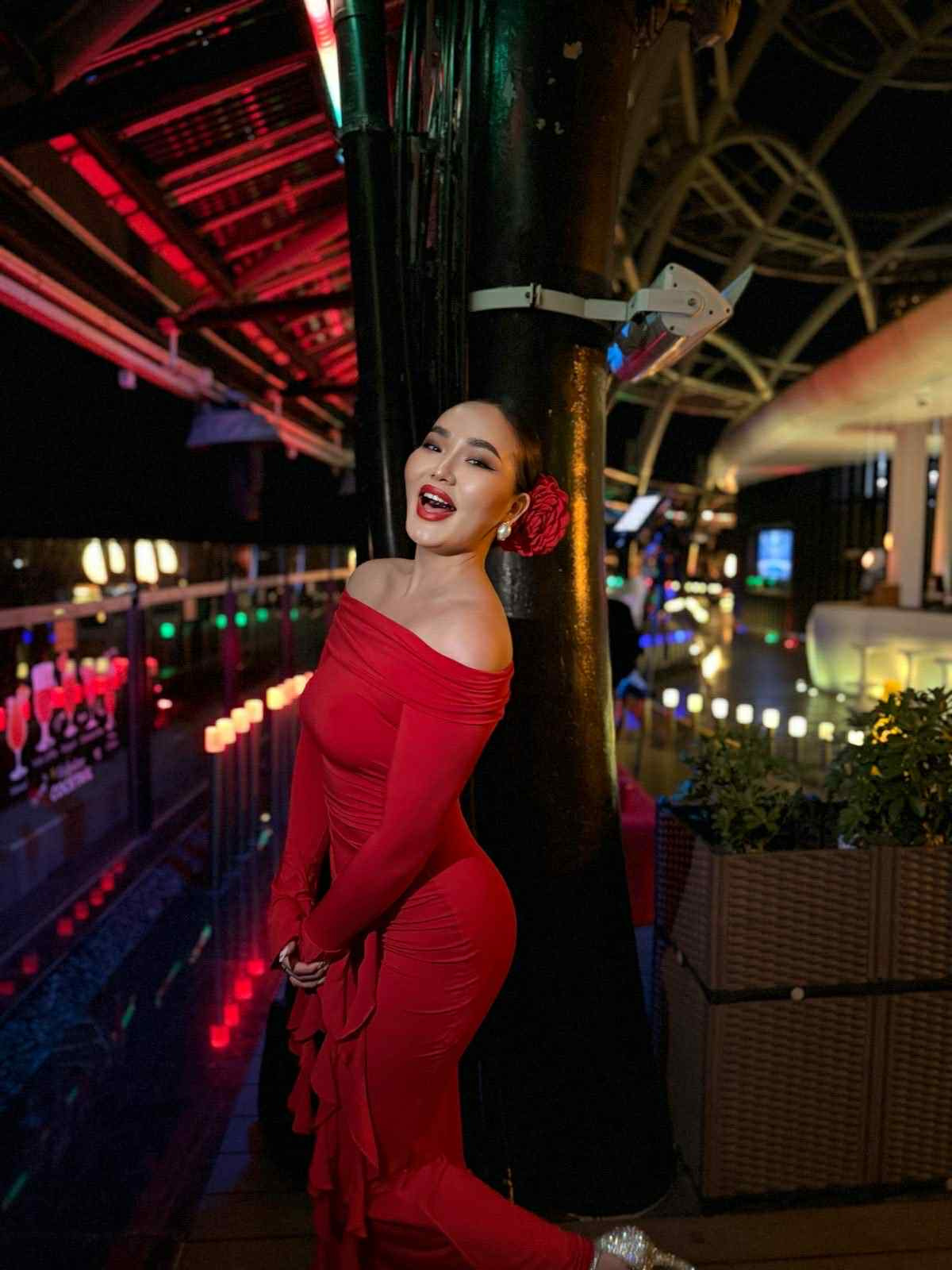 Танилц: Монголын отгон Нансалмаа, мисс, дуурийн дуучин, цагдаа Э.Адьяасүрэн